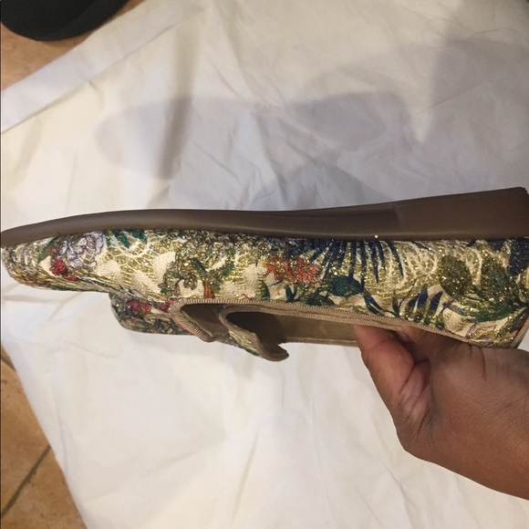 New. Aerosols stitchn Turn embroider  shoes. - Picture 7 of 8